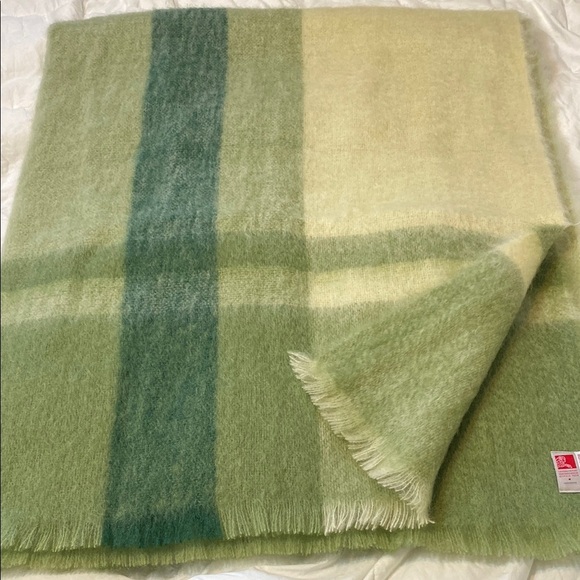 Brun De Vian-Tiran 100% Mohair Green and Yellow Plaid Throw Blanket - Picture 6 of 6